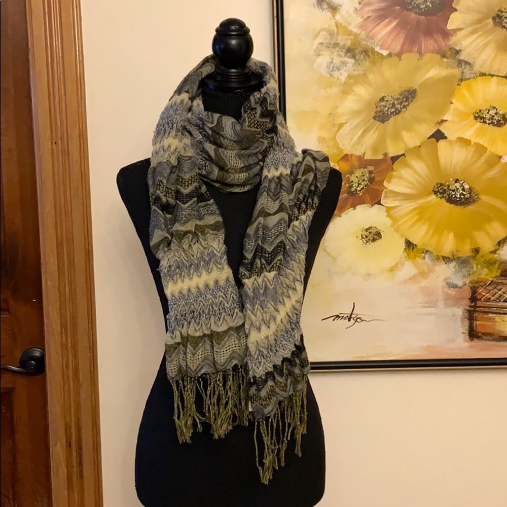 ⭐️ 3 for $15 Beautiful Capelli NY scarf